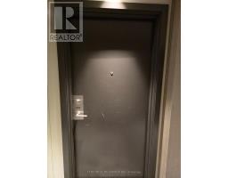 1019 - 38 Honeycrisp Crescent, Vaughan, ON L4K0M8 Photo 6
