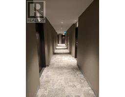 1019 - 38 Honeycrisp Crescent, Vaughan, ON L4K0M8 Photo 7