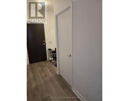 1019 - 38 Honeycrisp Crescent, Vaughan, ON L4K0M8 Photo 8