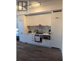1019 - 38 Honeycrisp Crescent, Vaughan, ON L4K0M8 Photo 9