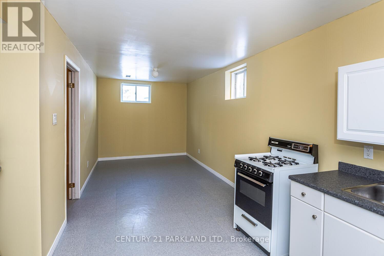 85 CANOE AVENUE - 24