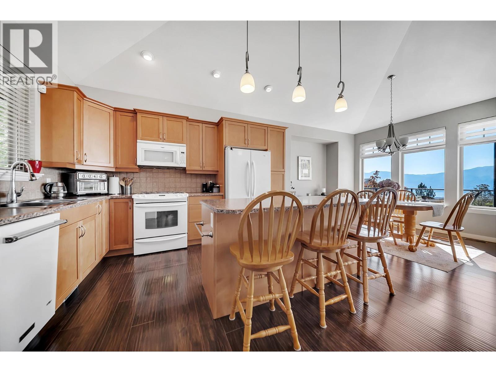  2533 Copper Ridge Drive, West Kelowna