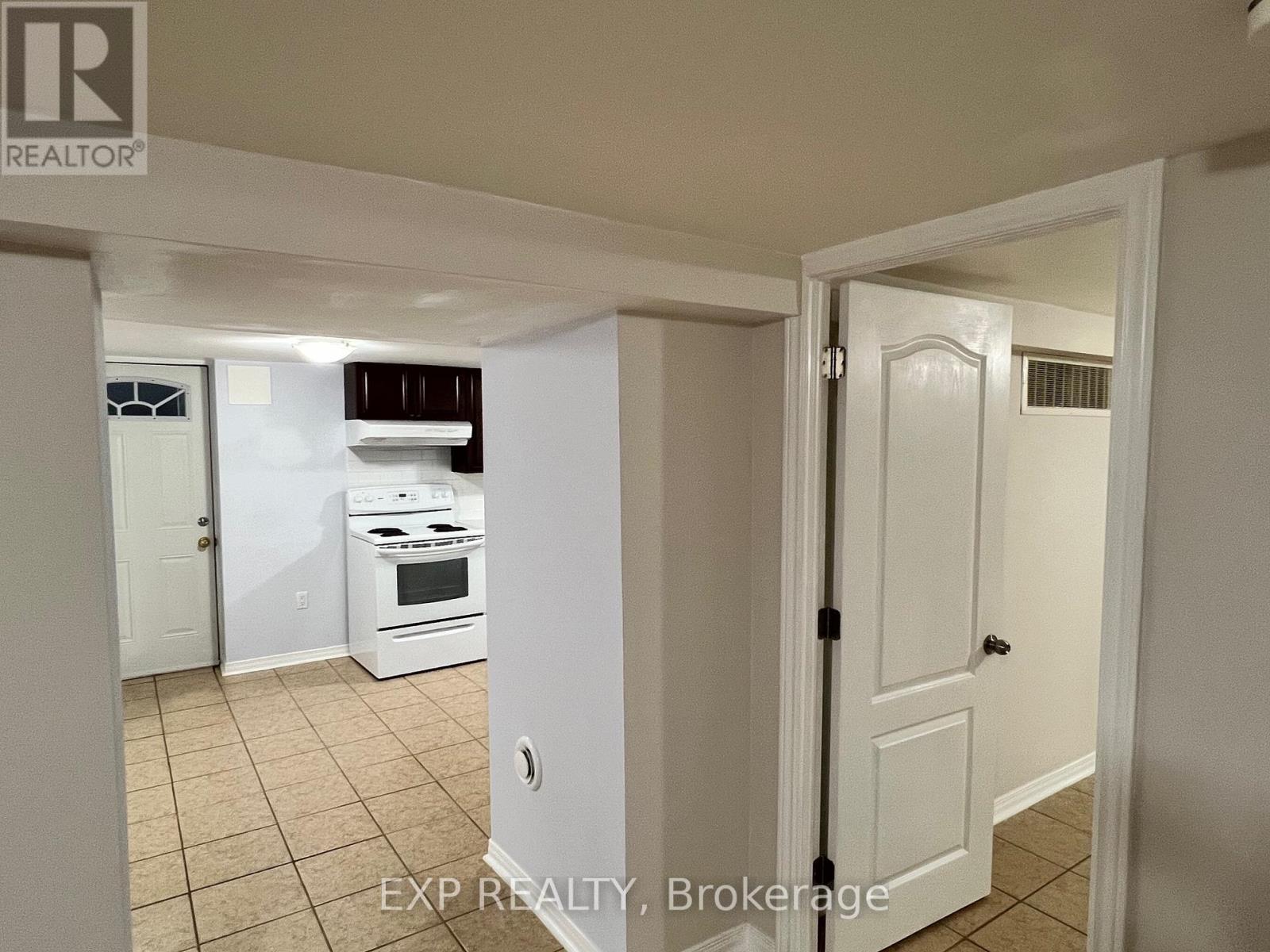 LOWER - 205 SIMCOE ROAD, Bradford West Gwillimbury (Bradford) — photo 10
