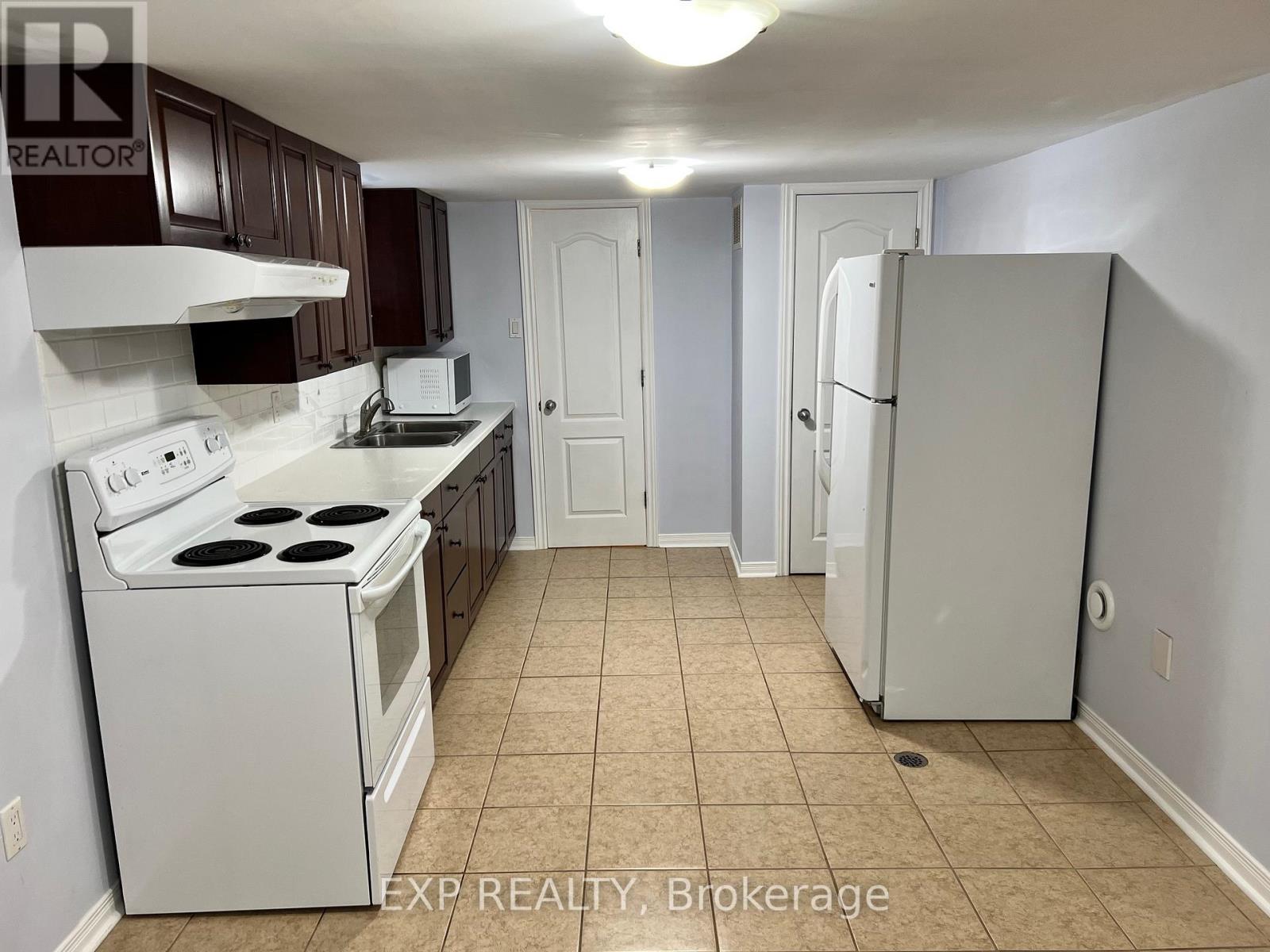 LOWER - 205 SIMCOE ROAD, Bradford West Gwillimbury (Bradford) — photo 8
