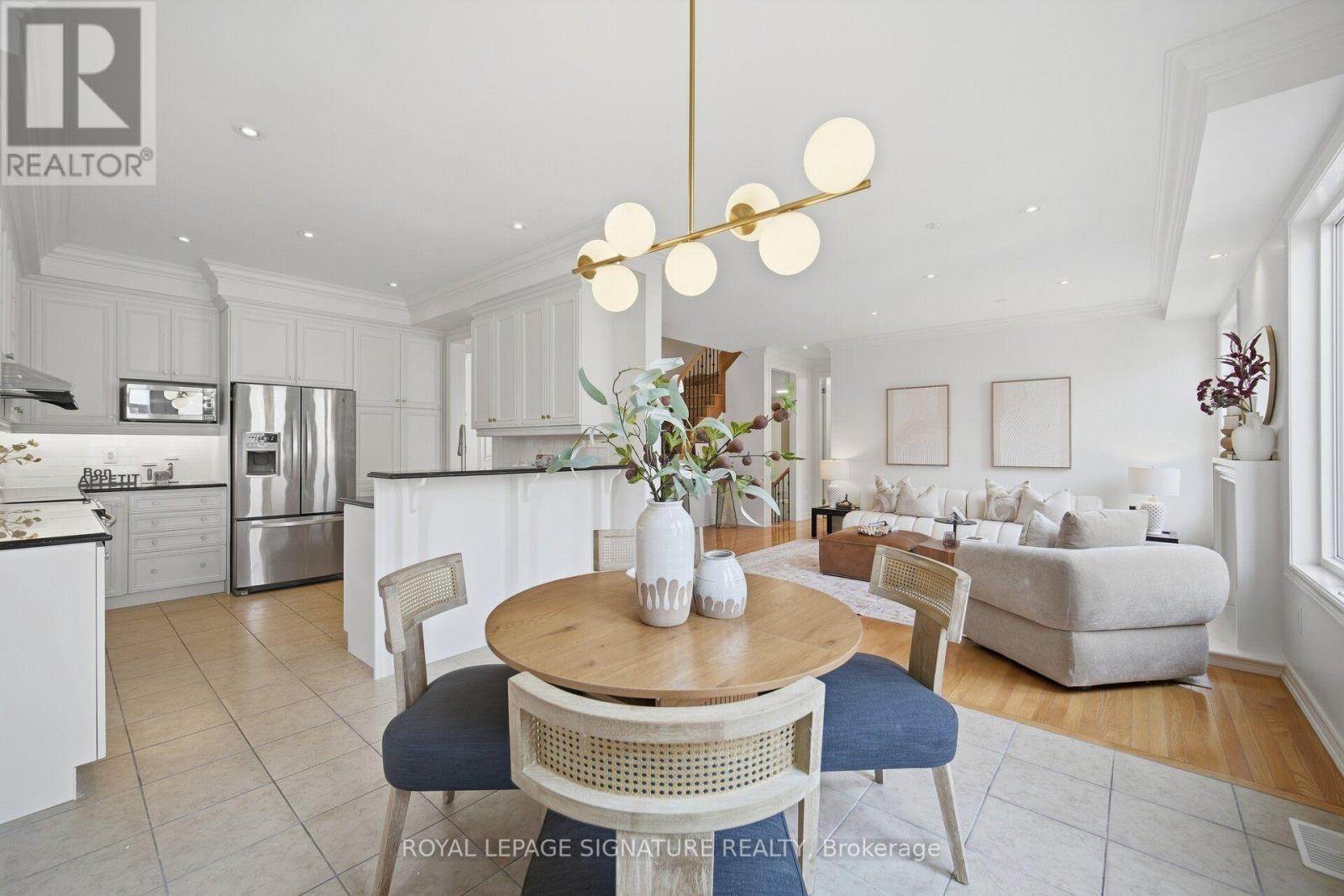 8 FARMHOUSE CRESCENT - 14