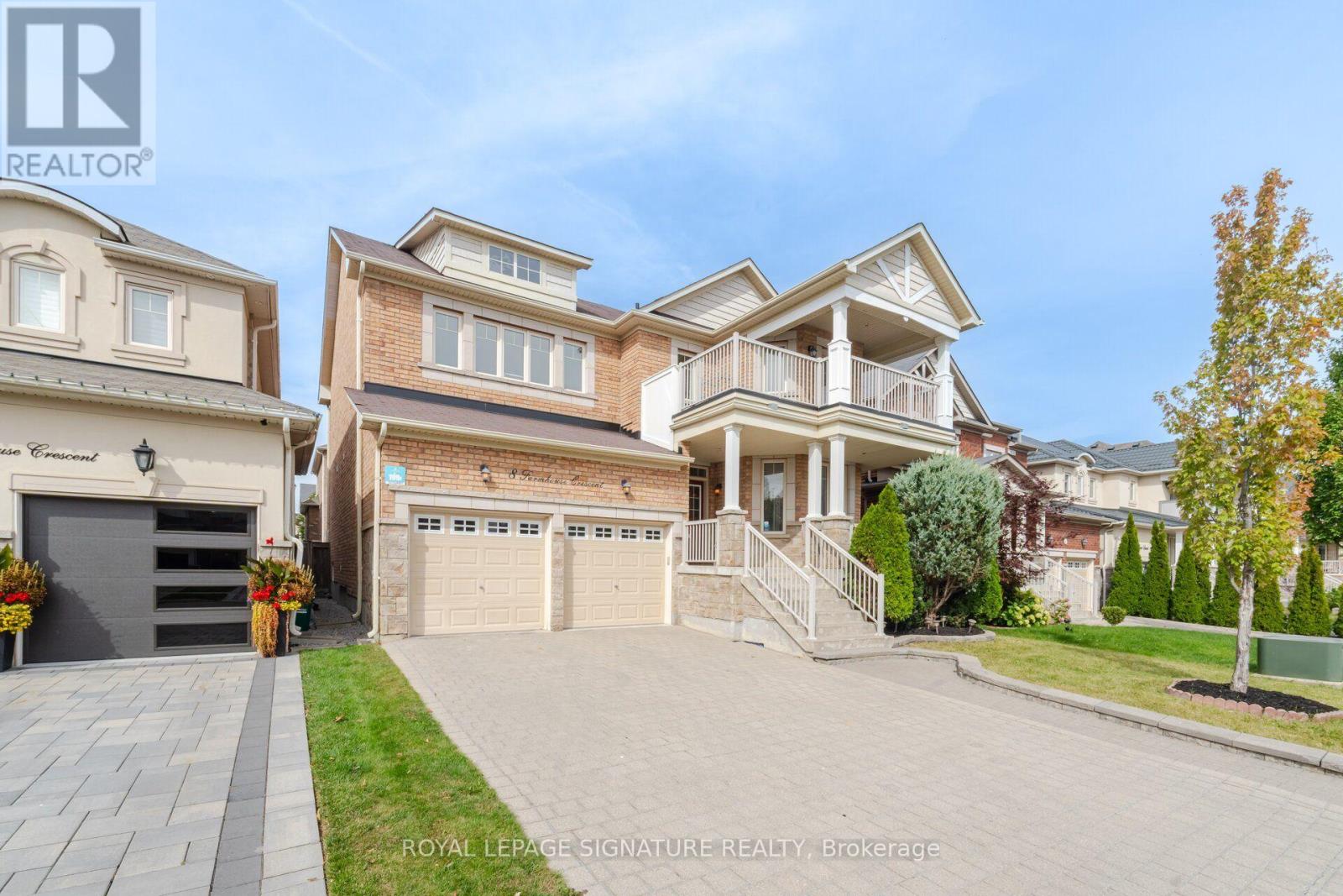 8 FARMHOUSE CRESCENT - 2