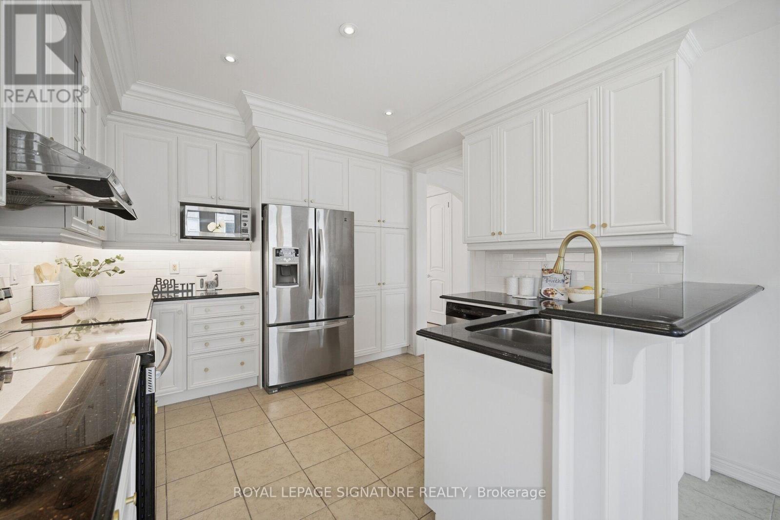 8 FARMHOUSE CRESCENT - 9