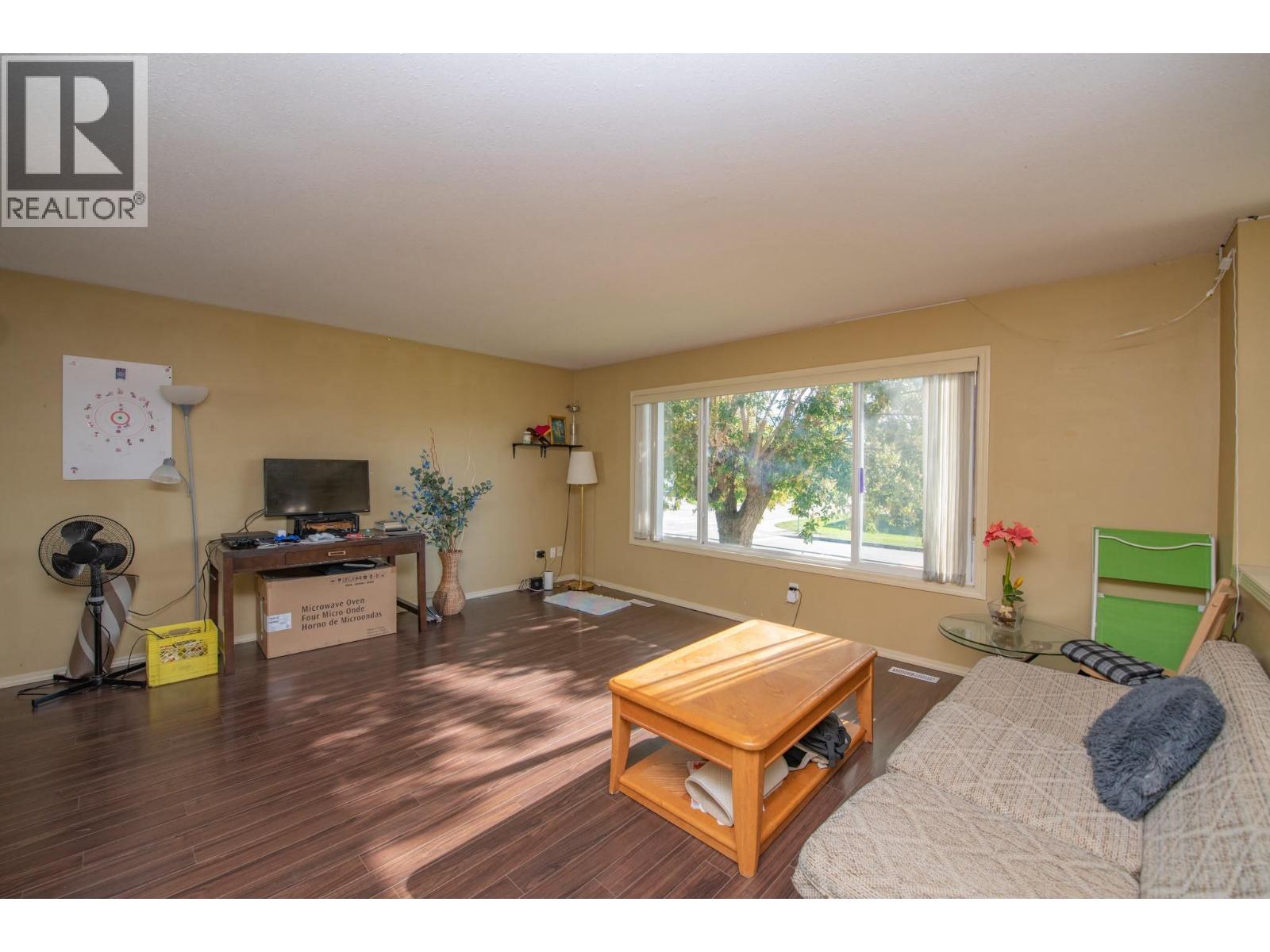 4301 16th Avenue, Vernon