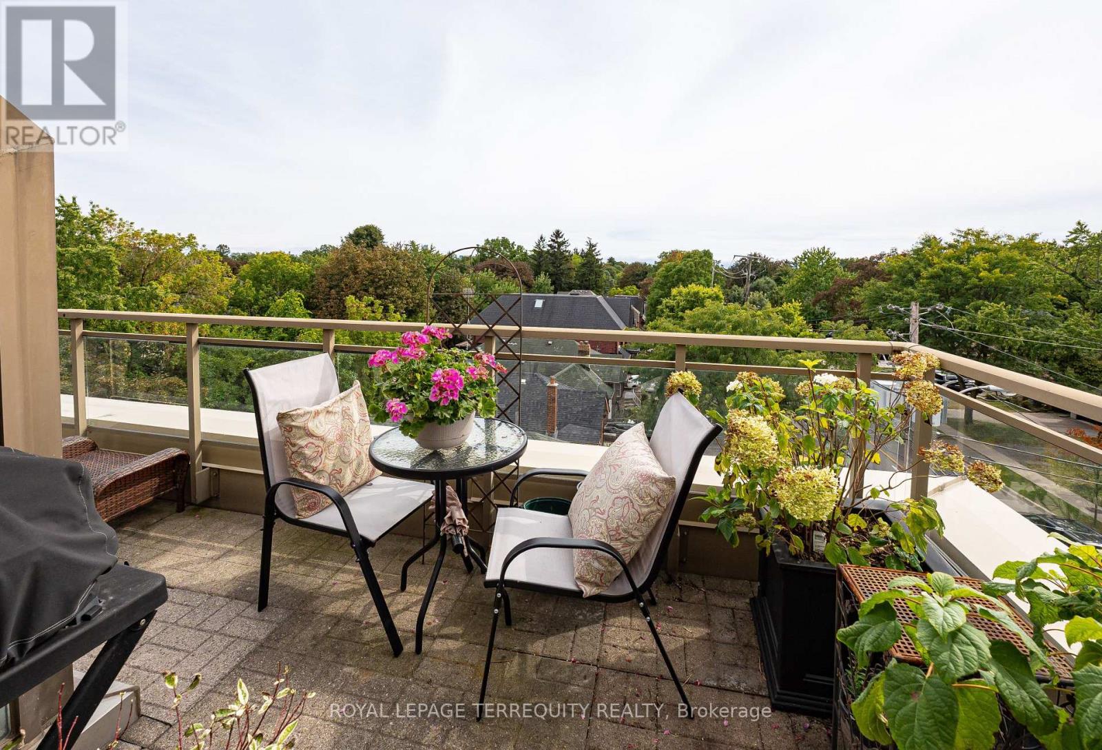 #407 935 ROYAL YORK ROAD - 29