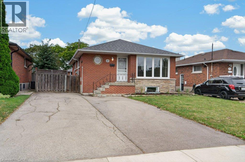 40 CLARENDON Avenue, Hamilton — photo 2