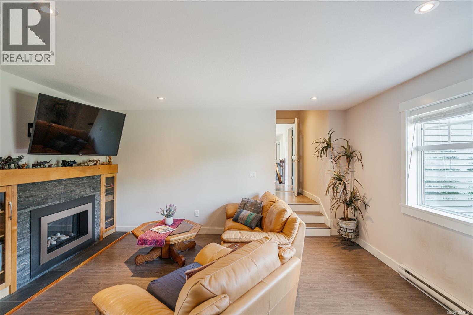 2466 Summerset Rd - Image 35