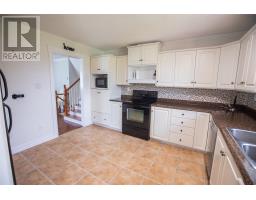 40 Bartons Road thumbnail 18