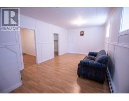 40 Bartons Road thumbnail 32