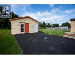 40 Bartons Road thumbnail 6