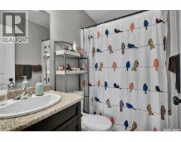 Family room - 123 Whalley Crescent, Saskatoon, SK S7T0H9 Photo 12