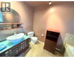 11137 92 Street, Peace River, AB T8S1P6 Photo 36