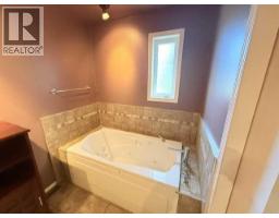 11137 92 Street, Peace River, AB T8S1P6 Photo 35