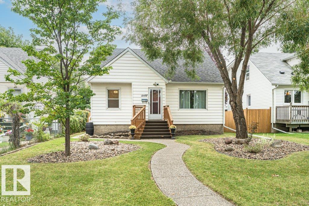 10507 67 AV NW, Edmonton, Alberta, T6H1Z4