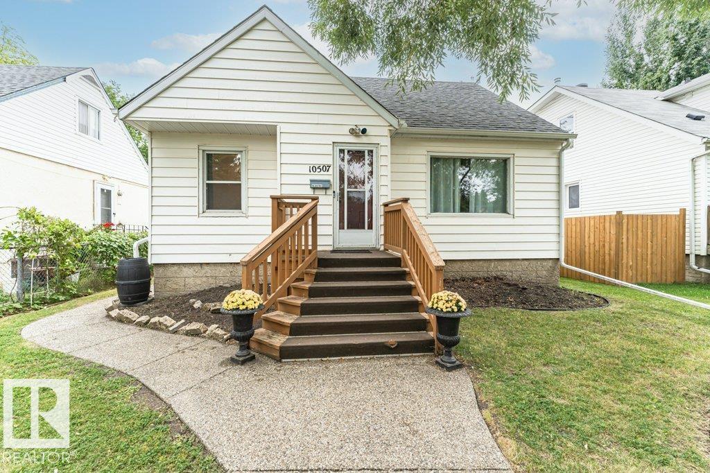 10507 67 AV NW - 2