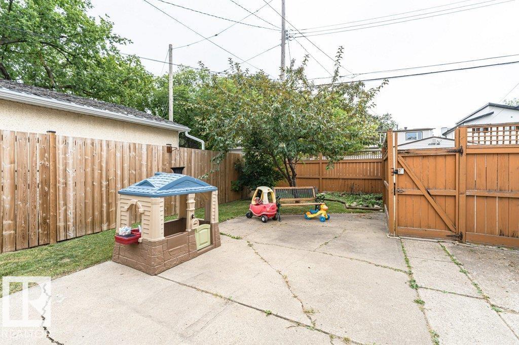 10507 67 AV NW - 47