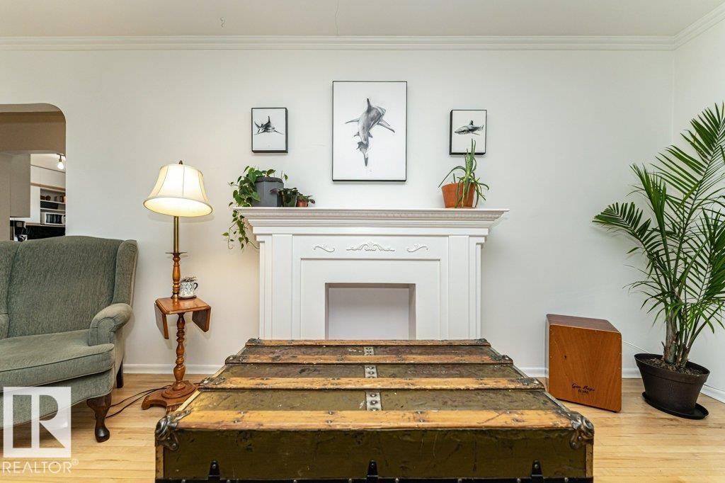10507 67 AV NW - 9