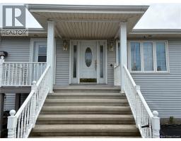 214 1E Street, photo 2