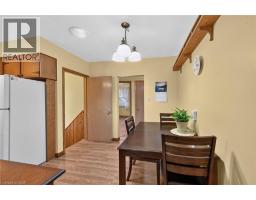 Living room - 390 East 37th Street, Hamilton, ON L8V4B8 Photo 12