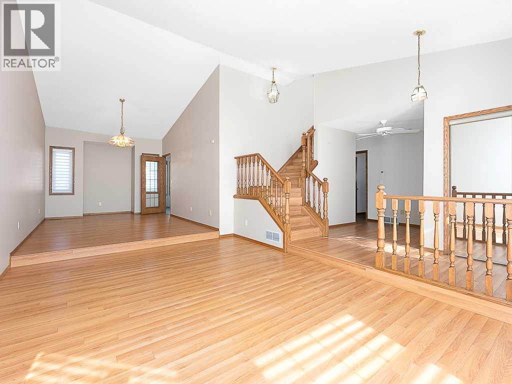 44 Straddock Crescent SW - photo 5
