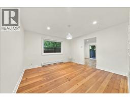 4151 Fircrest Place, North Vancouver, BC V7K3A2 Photo 12
