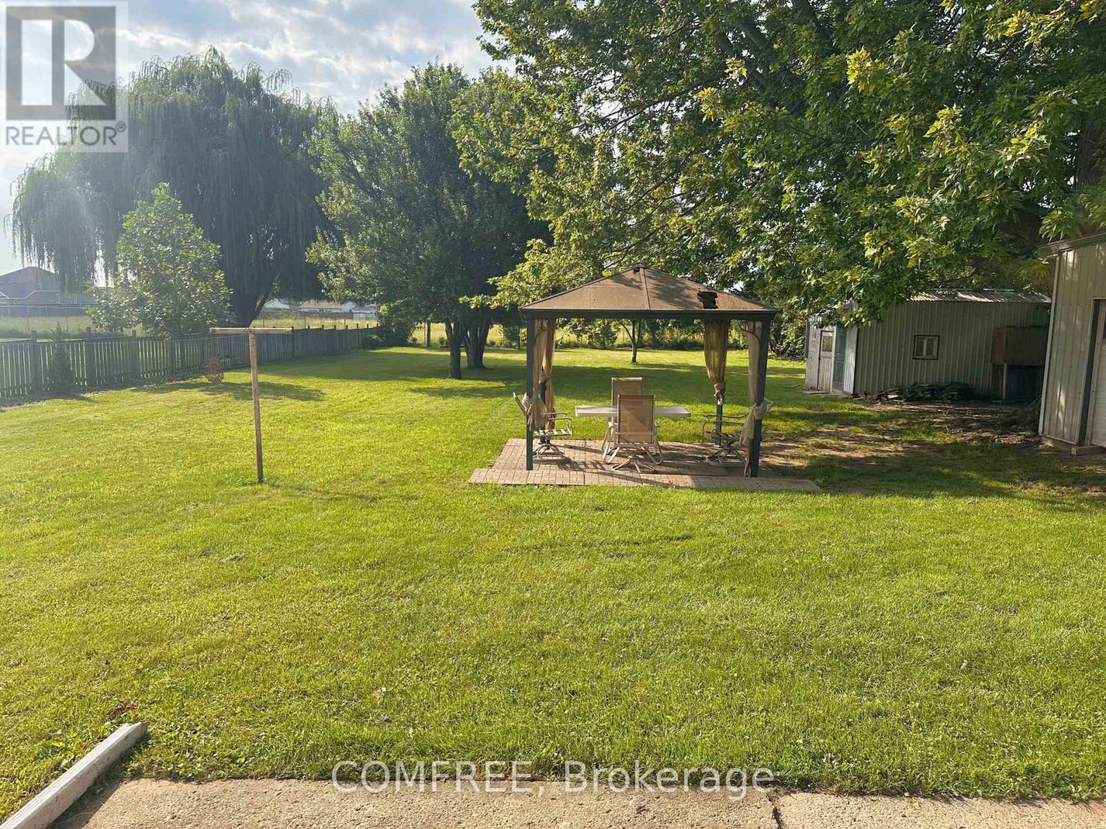 1657 ELGIN STREET - 33