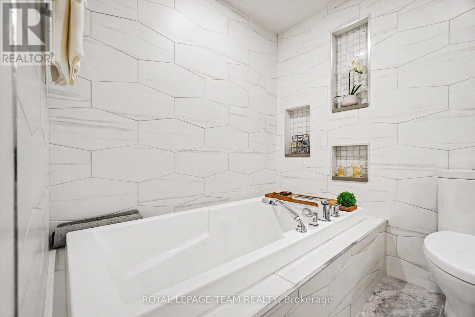 3 Bed, 2 Bath House for Sale in Ottawa – A4 – 3099 CARLING AVENUE N, Ottawa – MLS# X13815406 - Image 26