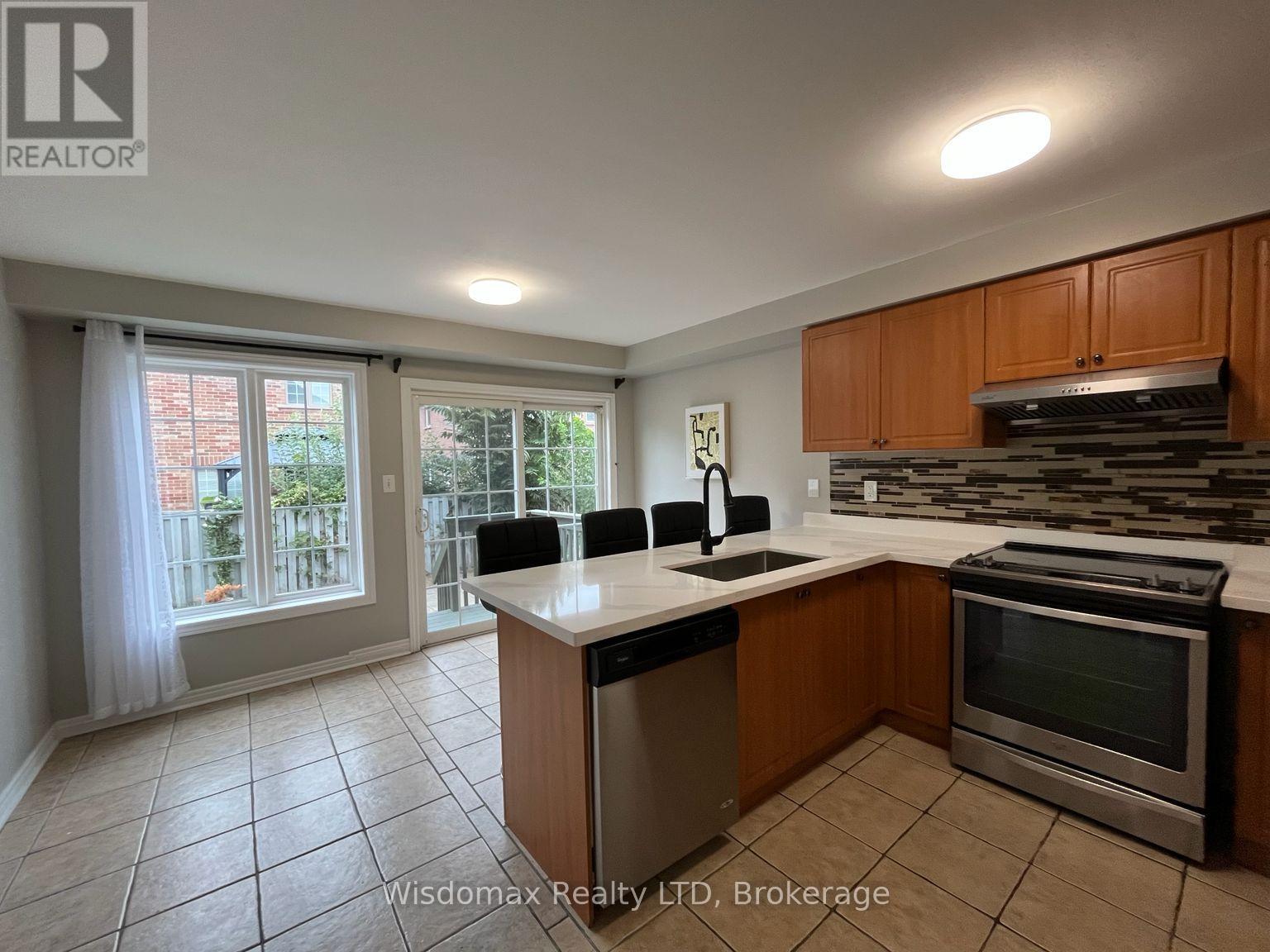 46 YOUNG CRESCENT - 10