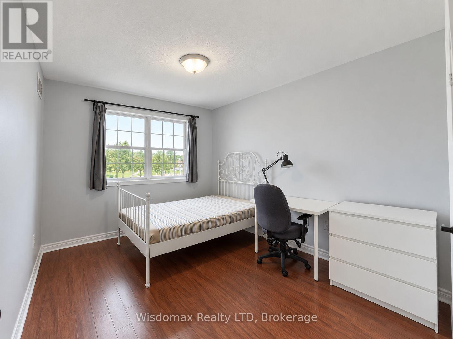 46 YOUNG CRESCENT - 21