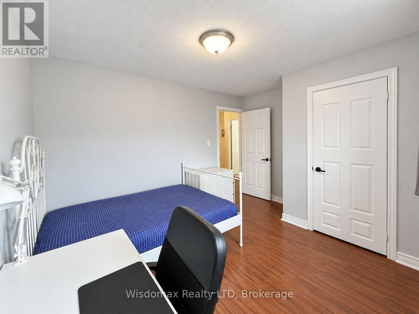 46 YOUNG CRESCENT - 22