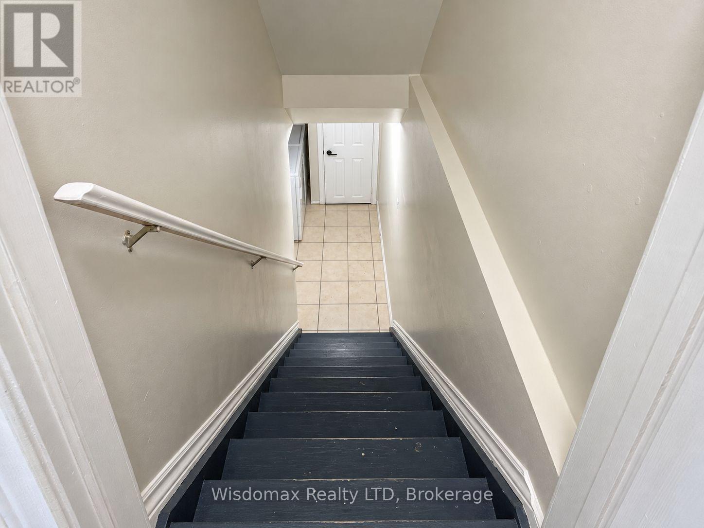 46 YOUNG CRESCENT - 25