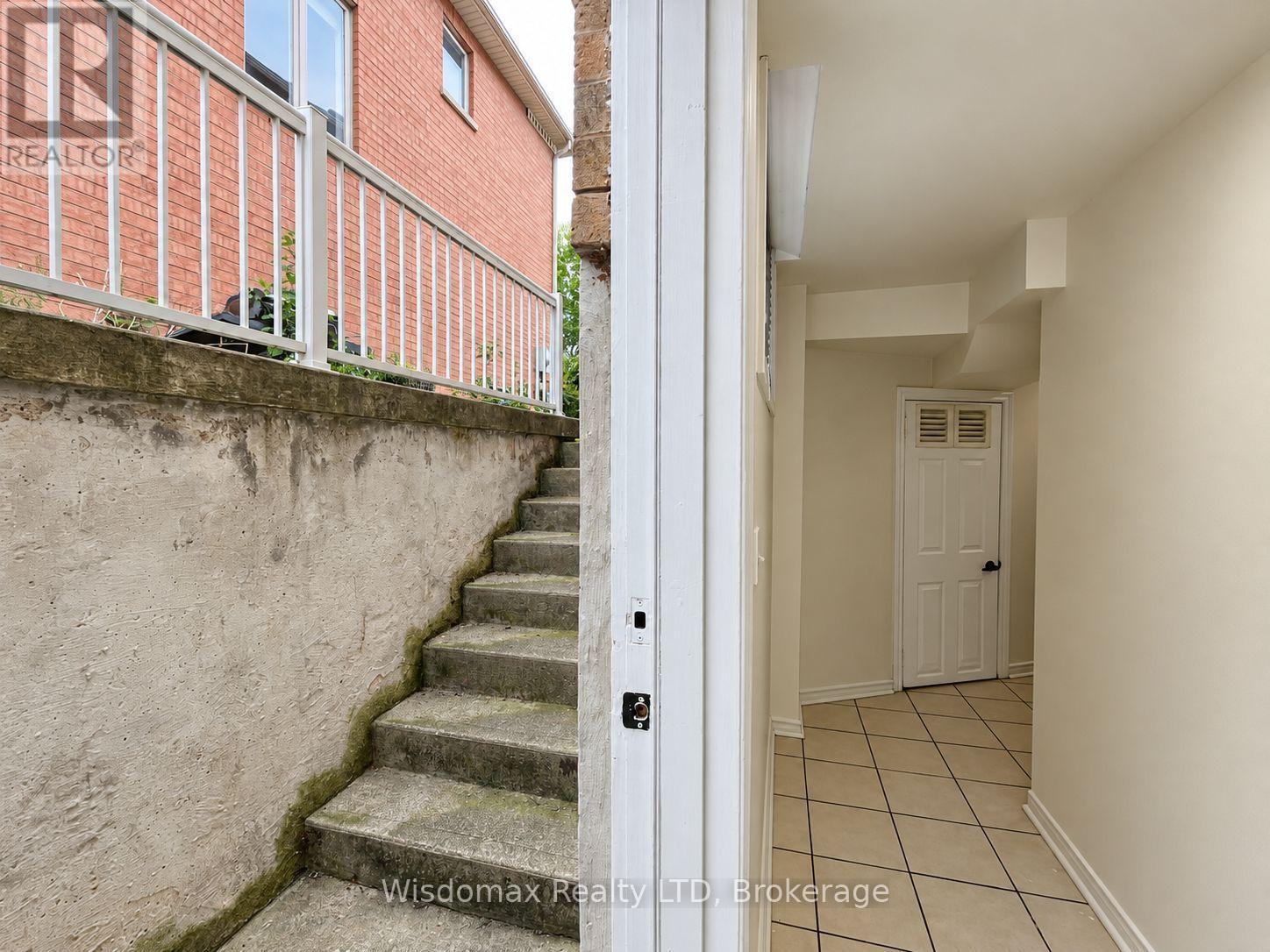 46 YOUNG CRESCENT - Image 35