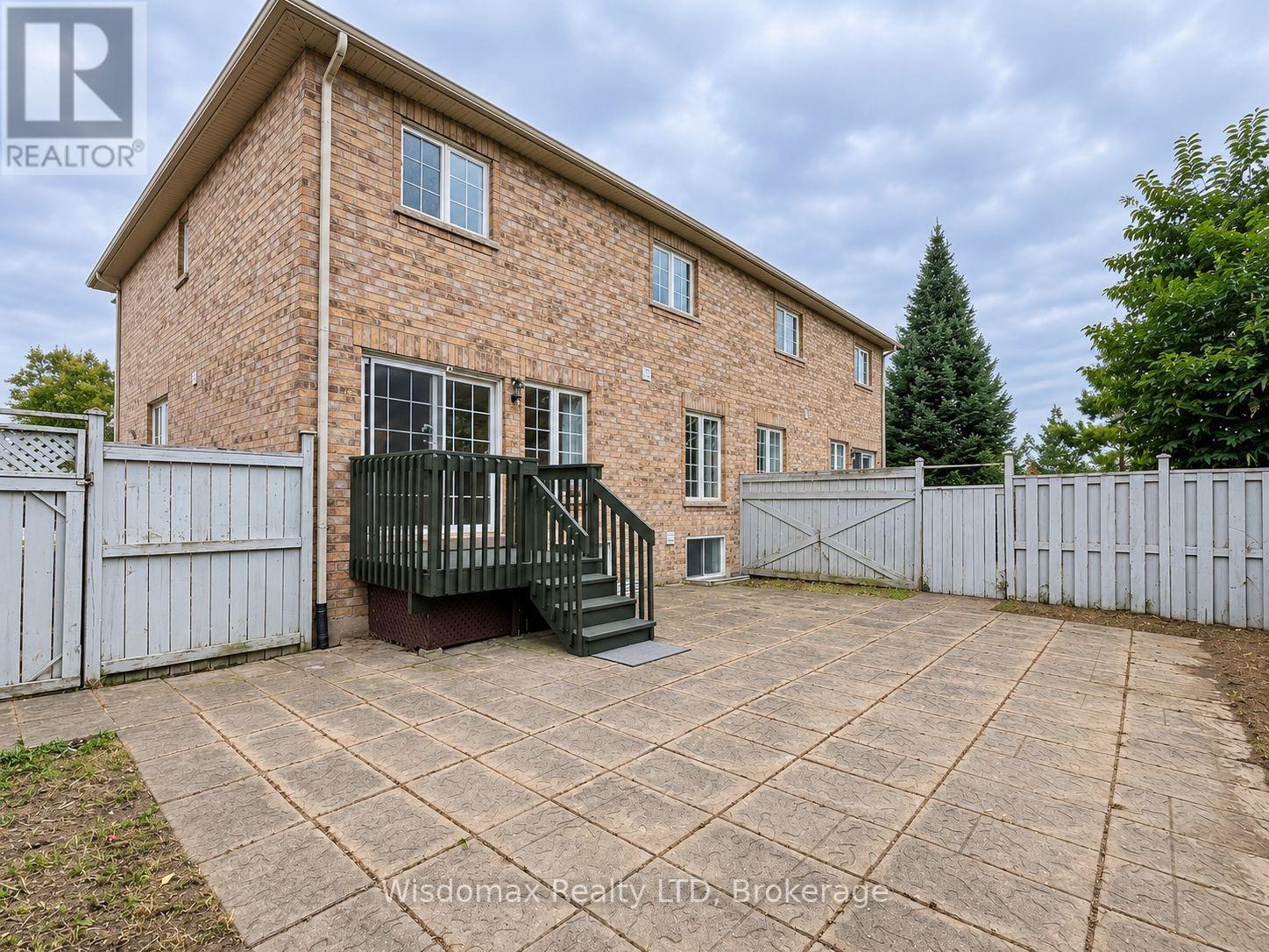 46 YOUNG CRESCENT - 39
