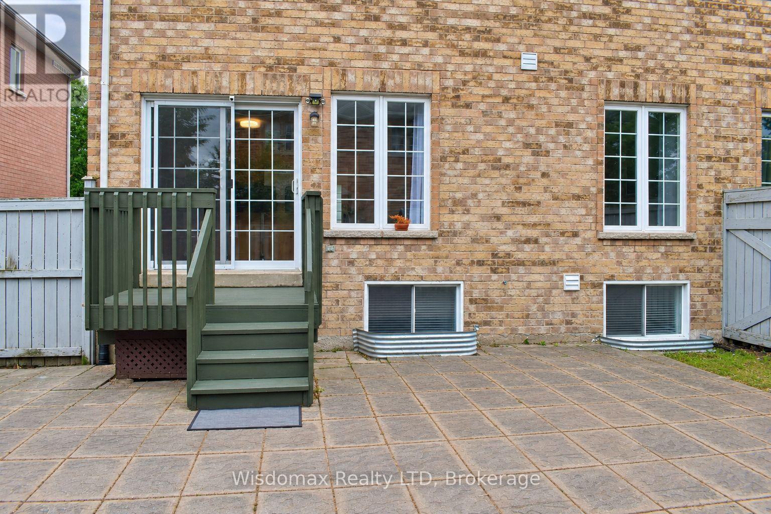 46 YOUNG CRESCENT - 41