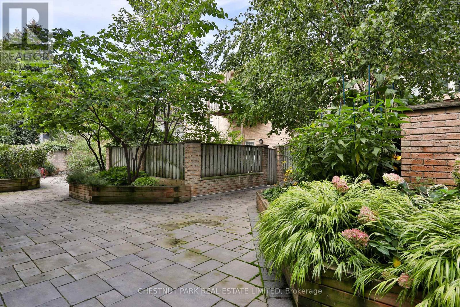 #TH 5 95 SUMMERHILL AVENUE - 5