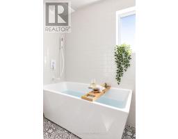 38 Cavotti Crescent, Toronto, ON M3H4V1 Photo 6