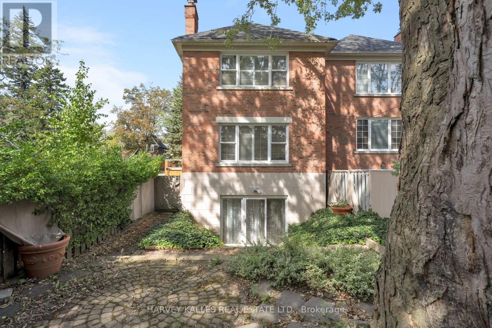 131 ROSEWELL AVENUE - 18