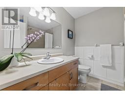 762 Frontenac Crescent, Woodstock, ON N4V0B1 Photo 24