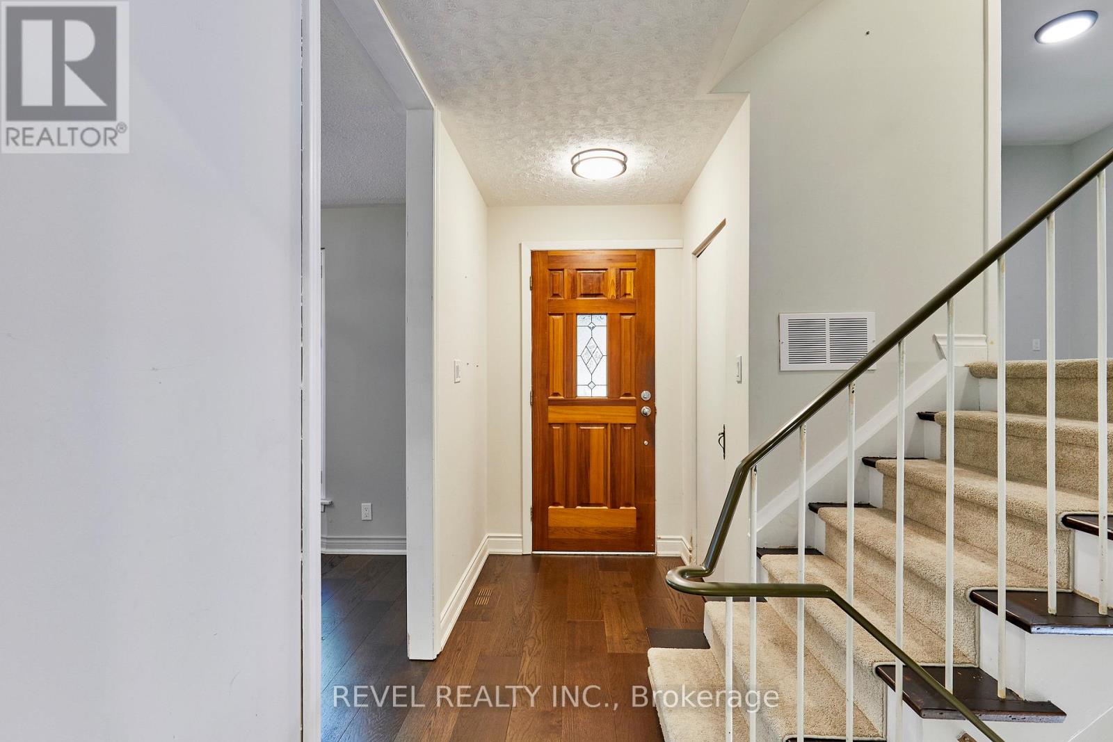 1260 Ilona Park Road, Pickering, ON photo 2
