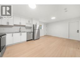 1350 Ross Road, North Vancouver, BC V7J1V2 Photo 31