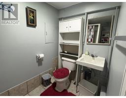 5 White's Avenue thumbnail 40