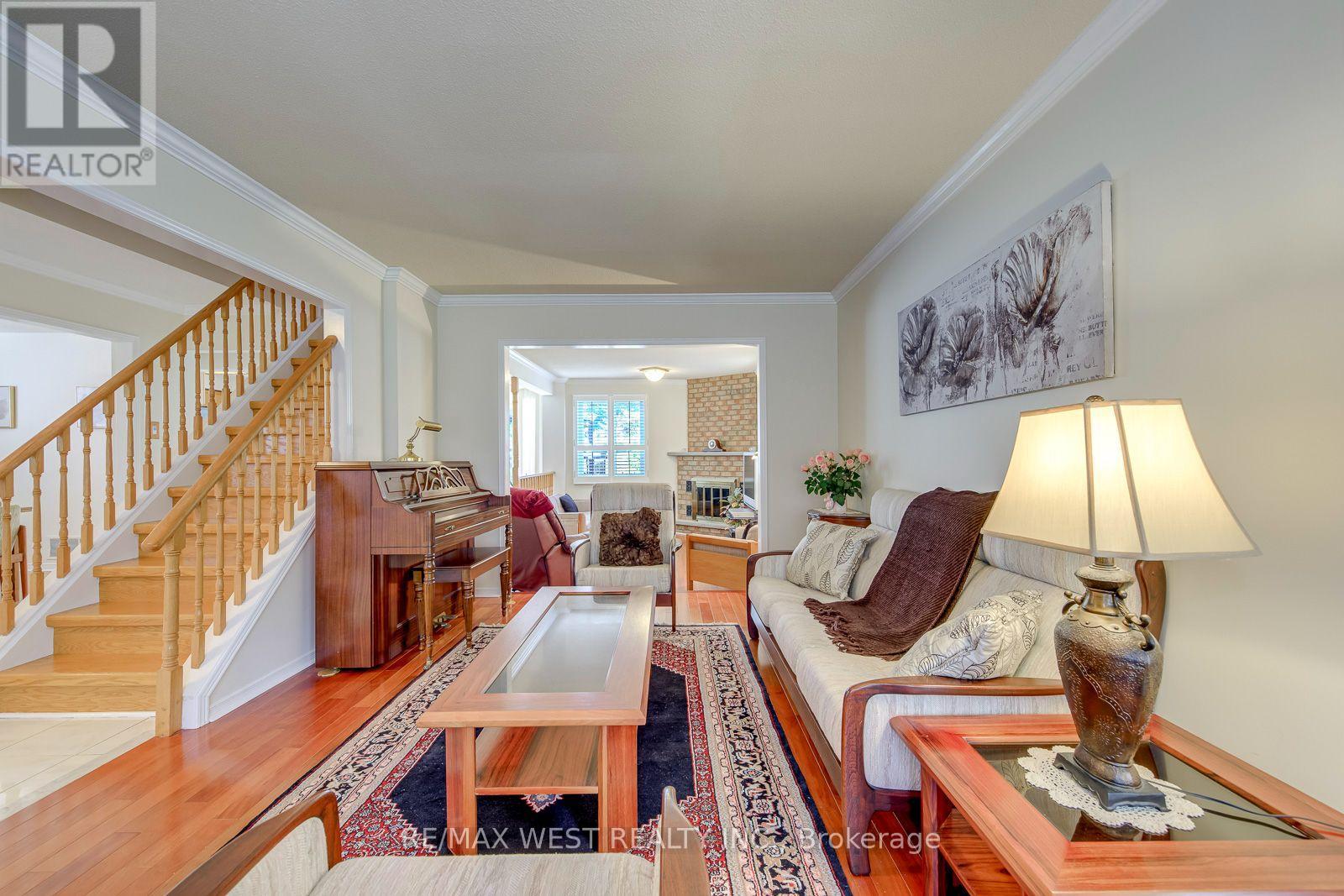 413 CAMDEN CIRCLE - 10
