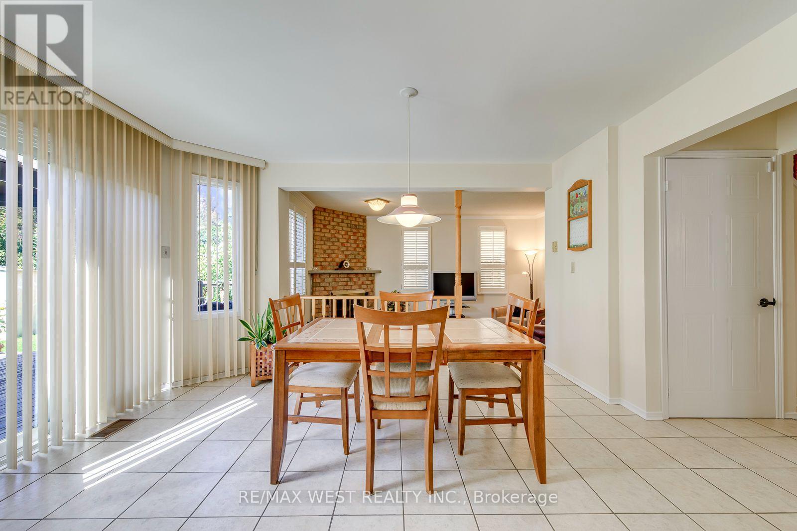 413 CAMDEN CIRCLE - 16