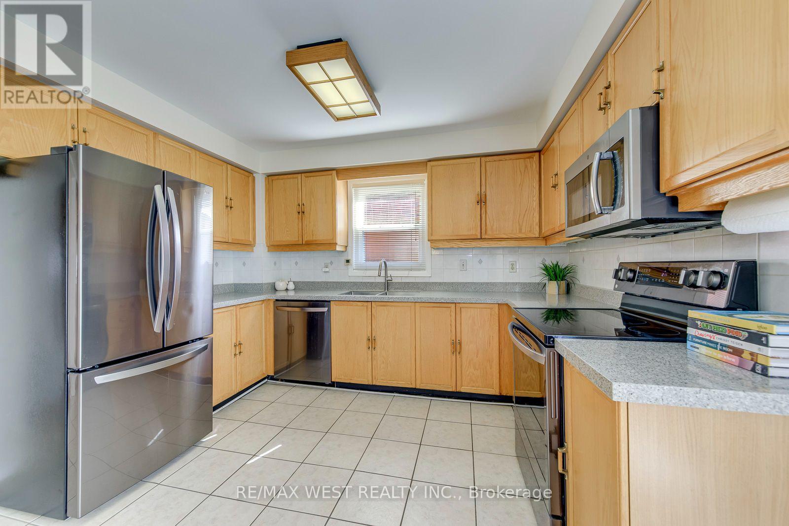413 CAMDEN CIRCLE - 17