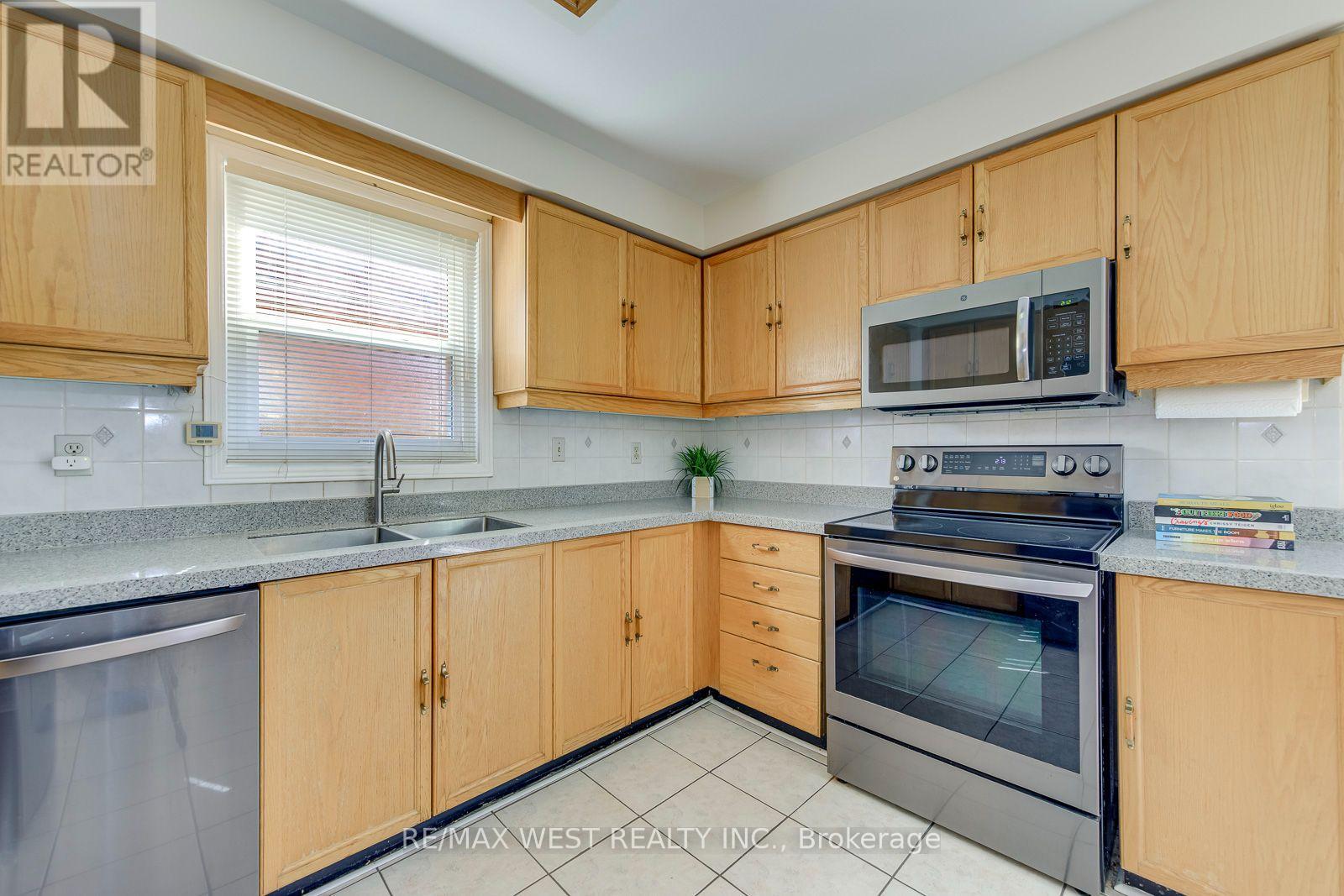 413 CAMDEN CIRCLE - 19