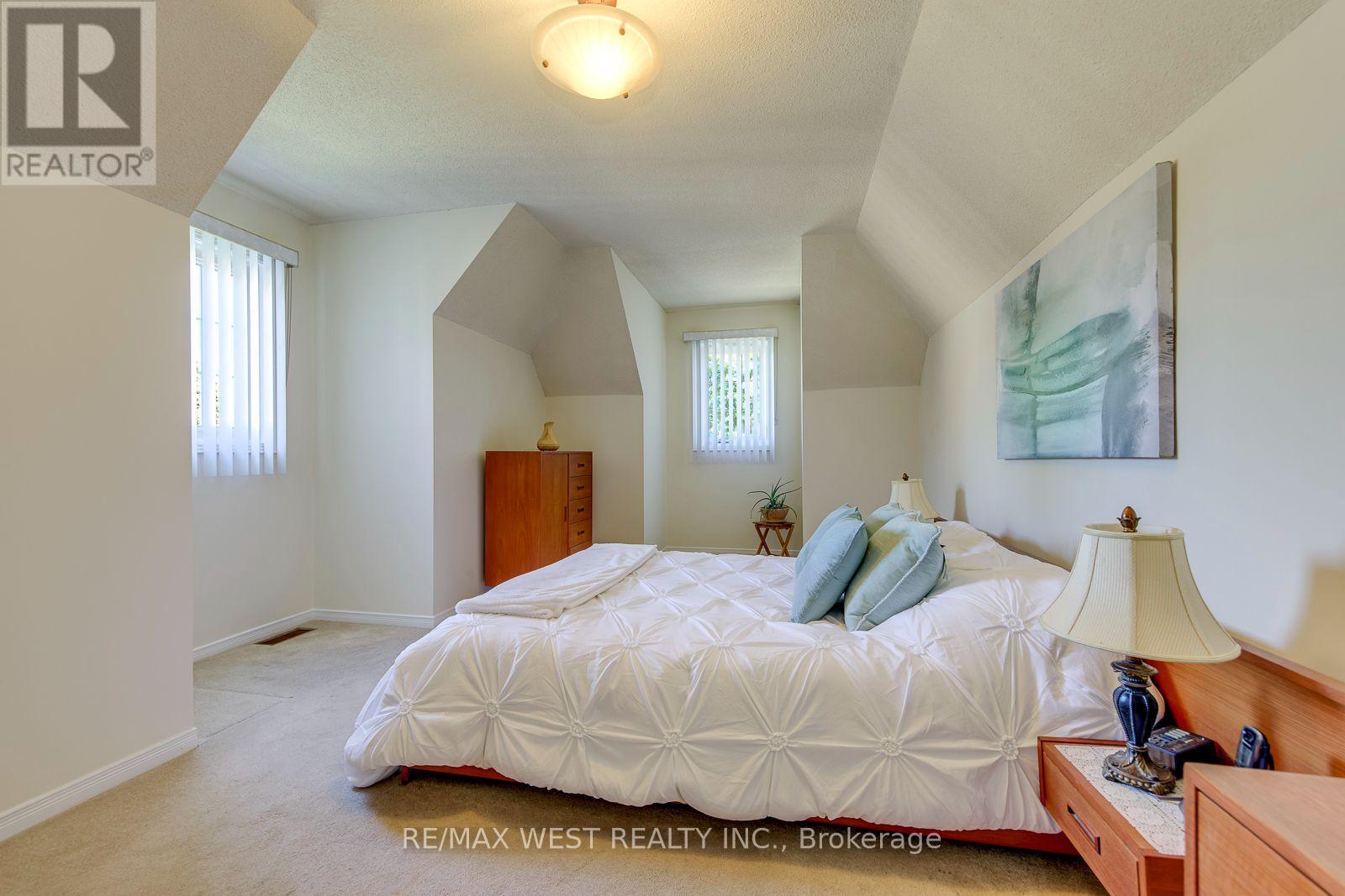 413 CAMDEN CIRCLE - Image 28